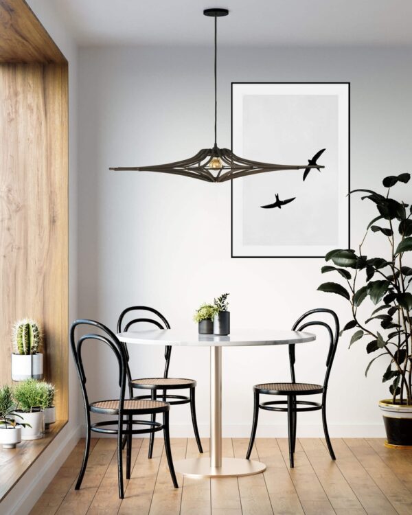 Suspension SINGING BLACK – Ø 90 cm – Bois noir mat & élastique