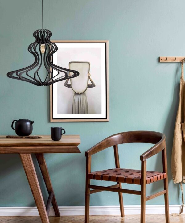 Suspension WOMAN Black – Ø 55 cm – Bois noir & courbes sculpturales